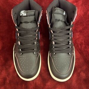 Air Jordan 1 Retro High OG
"Black and Muslin"